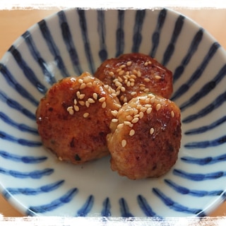 お弁当に餃子のタネを照り焼き風にリメイク